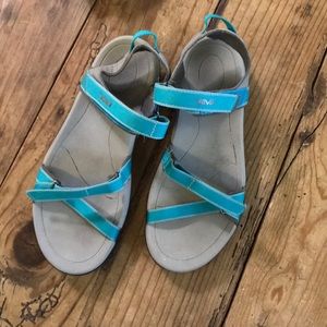 teva terra sandals